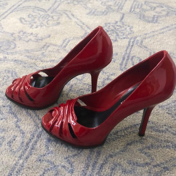 Gianni Bini Red parent heels - Picture 2 of 4